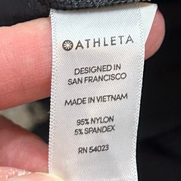 Athleta Mod Trekkie Crop Pants Size 4 Ripstop Black Nylon Outdoor Pull On 291743 - Picture 8 of 8